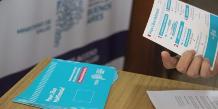 Llega a Mar de Ajó el dispositivo para sacar el pase multimodal para personas con discapacidad