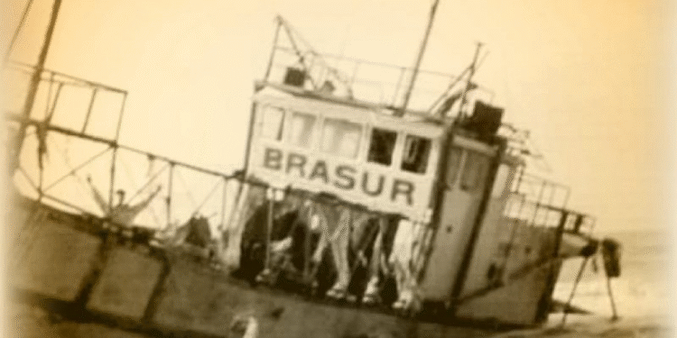 “Navegando por la historia”: muestra sobre faros, muelles y naufragios del frente marítimo costero