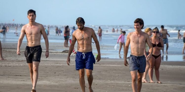 Teatro, música, danza, deportes y actividades al aire libre marcan la agenda en La Costa