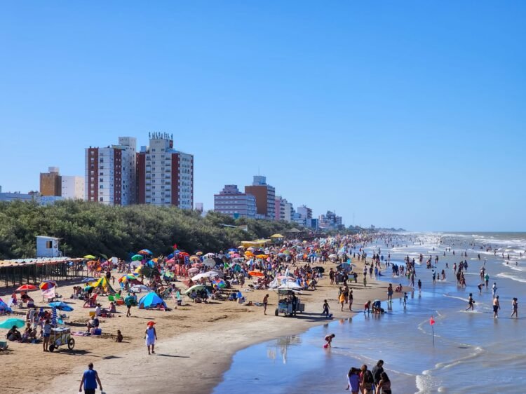 Santa Teresita celebra los 80 años de su fundación con una mateada de pioneros