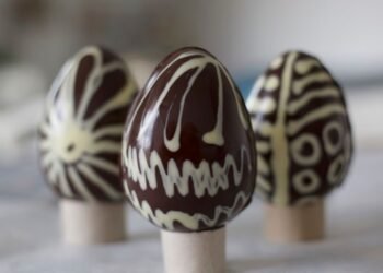 Huevos y roscas de Pascua de elaboración local para esta Semana Santa