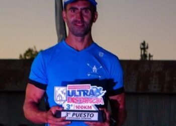 Podio del costero Sebastián Bonissone en la Copa Argentina de Ultra Distancia