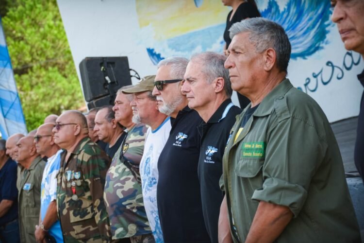 Con un emotivo acto, La Costa rindió homenaje a los Veteranos y los Caídos en Malvinas