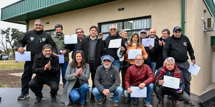 KICILLOF Y MORETTI RECONOCIERON A EX COMBATIENTES DE MALVINAS EN MARCOS PAZ