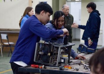 Alumnos y alumnas de la Escuela Técnica Nº 2 de Mar de Ajó mostraron sus proyectos educativos