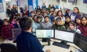 Estudiantes de la Escuela Primaria Nº 6 de Mar del Tuyú recorrieron la Municipalidad de La Costa