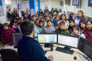 Estudiantes de la Escuela Primaria Nº 6 de Mar del Tuyú recorrieron la Municipalidad de La Costa