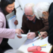 Se brindan talleres sobre alfabetización digital para adultos mayores en San Clemente