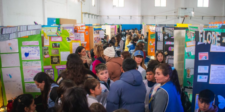La Feria de Ciencias reunió a estudiantes, docentes e instituciones educativas con sus proyectos de investigación