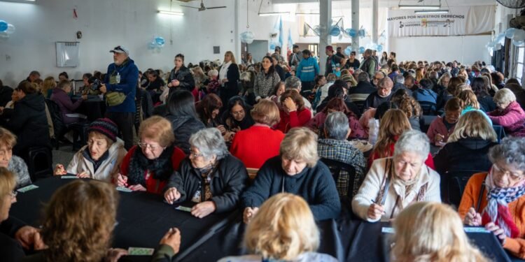MÁS DE 350 PERSONAS DISFRUTARON DEL BINGO EN LA PLATA