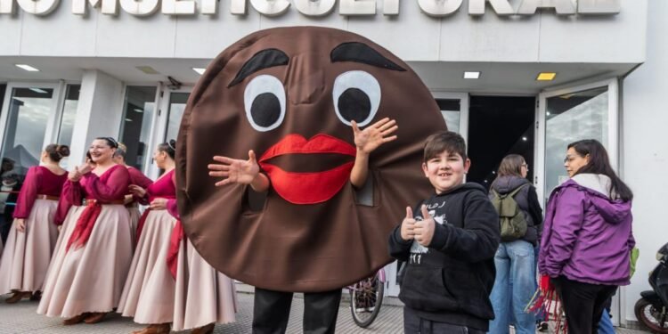 Más de 15.000 personas asistieron a la 12ª Fiesta Provincial del Alfajor Costero