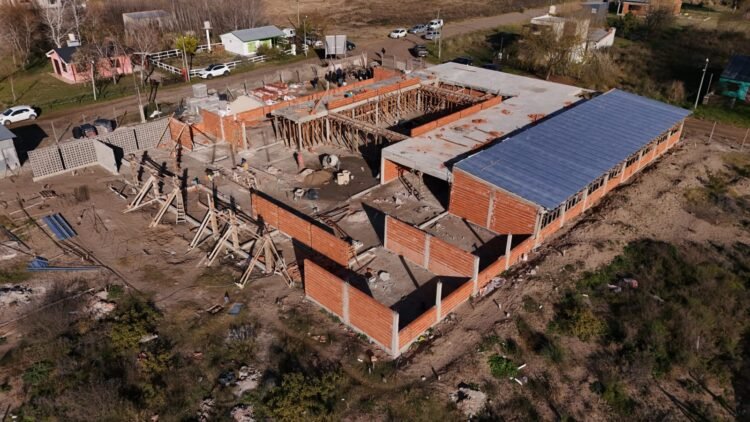 Sigue adelante la obra de la nueva Escuela Primaria N°17 en Costa Chica
