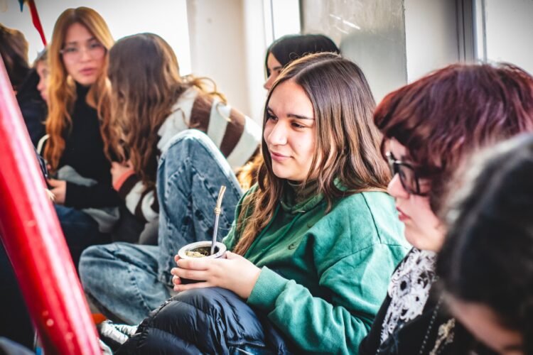 Más de 200 jóvenes participaron en Mar de Ajó del primer encuentro distrital 2026 de “Jóvenes y Memoria”