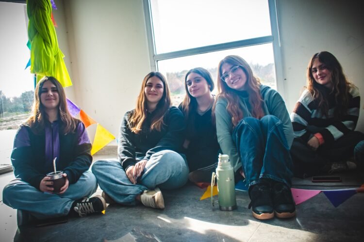 Más de 200 jóvenes participaron en Mar de Ajó del primer encuentro distrital 2026 de “Jóvenes y Memoria”