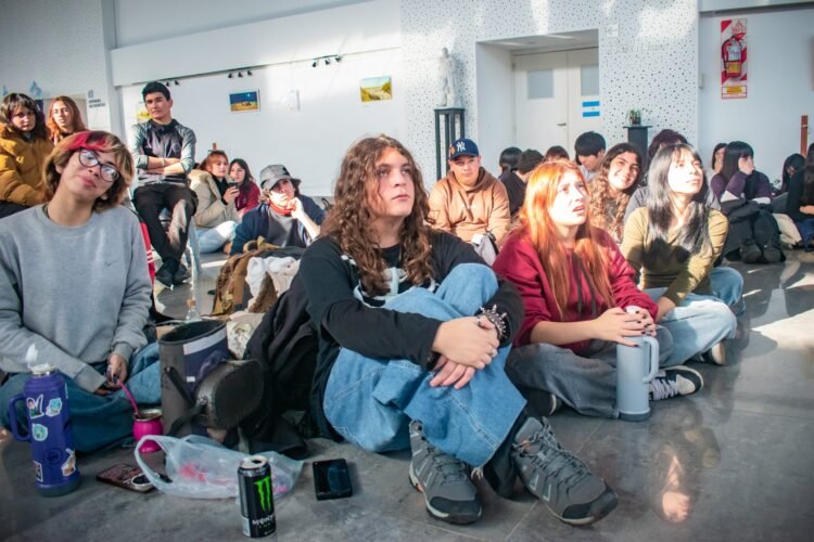 Más de 200 jóvenes participaron en Mar de Ajó del primer encuentro distrital 2026 de “Jóvenes y Memoria”