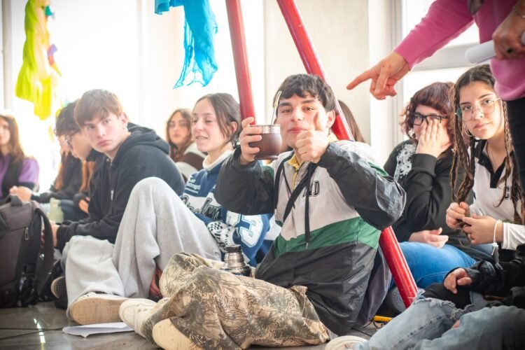 Más de 200 jóvenes participaron en Mar de Ajó del primer encuentro distrital 2026 de “Jóvenes y Memoria”