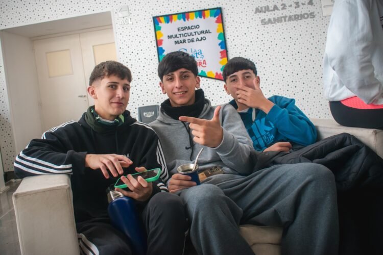 Más de 200 jóvenes participaron en Mar de Ajó del primer encuentro distrital 2026 de “Jóvenes y Memoria”