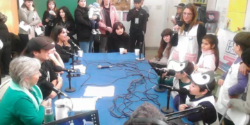 El Taller Municipal de Radio Escolar fortalece la comunicación inclusiva con transmisiones en vivo