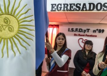 Nuevos profesionales egresaron del Instituto Nº 89 de Mar de Ajó