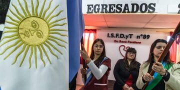 Nuevos profesionales egresaron del Instituto Nº 89 de Mar de Ajó