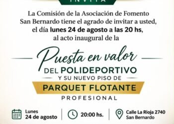 La Asociación de Fomento San Bernardo inaugura el piso de parquet flotante de su polideportivo