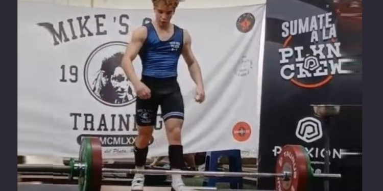 Entrenan en el Centro Municipal de Alto Rendimiento y clasificaron al Torneo Nacional de levantamiento de pesas