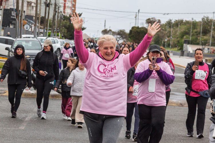 Octubre Rosa: Se realizó una nueva correcaminata en Santa Teresita
