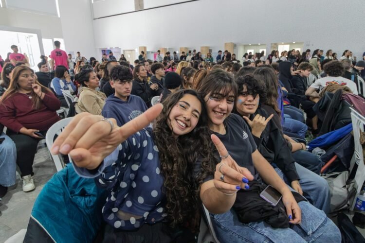 Las Olimpiadas Escolares de La Costa tras las jornadas de handball, ajedrez, atletismo, canto y danza