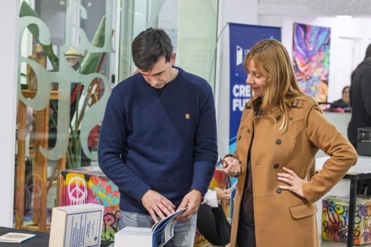 Con más de 40 stands, se llevó a cabo la primera edición de la Feria del Libro de La Costa