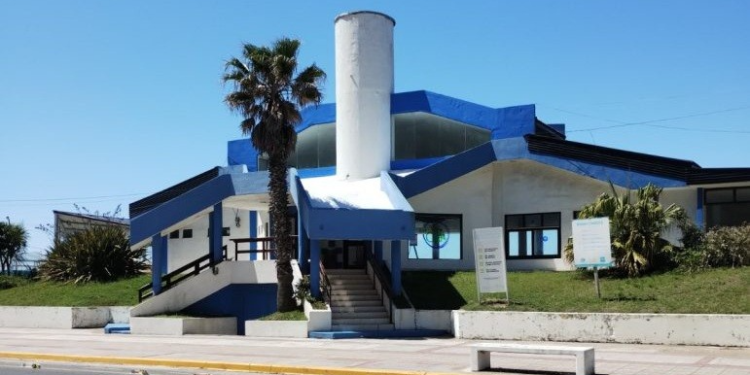 Cinco botellas por un plantín: el EcoCanje llega a San Bernardo